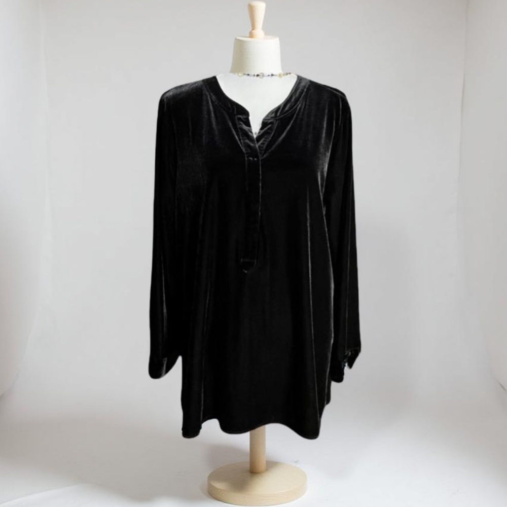 Velvet black buttons Cato size 18- 20W